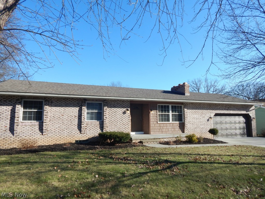 Welcome to updated Ranch on nice size city lot. Freshly painted interior, updated flooring, lighting and much more. Newer roof, newer kitchen, newer furnace and air. Enjoy the fireplace in the living area, spacious open kitchen with stainless steel appliances. Two updated newer baths. Roof in 2011.
Full basement, deck and part fenced rear yard. Youth will like playing basketball in rear yard.