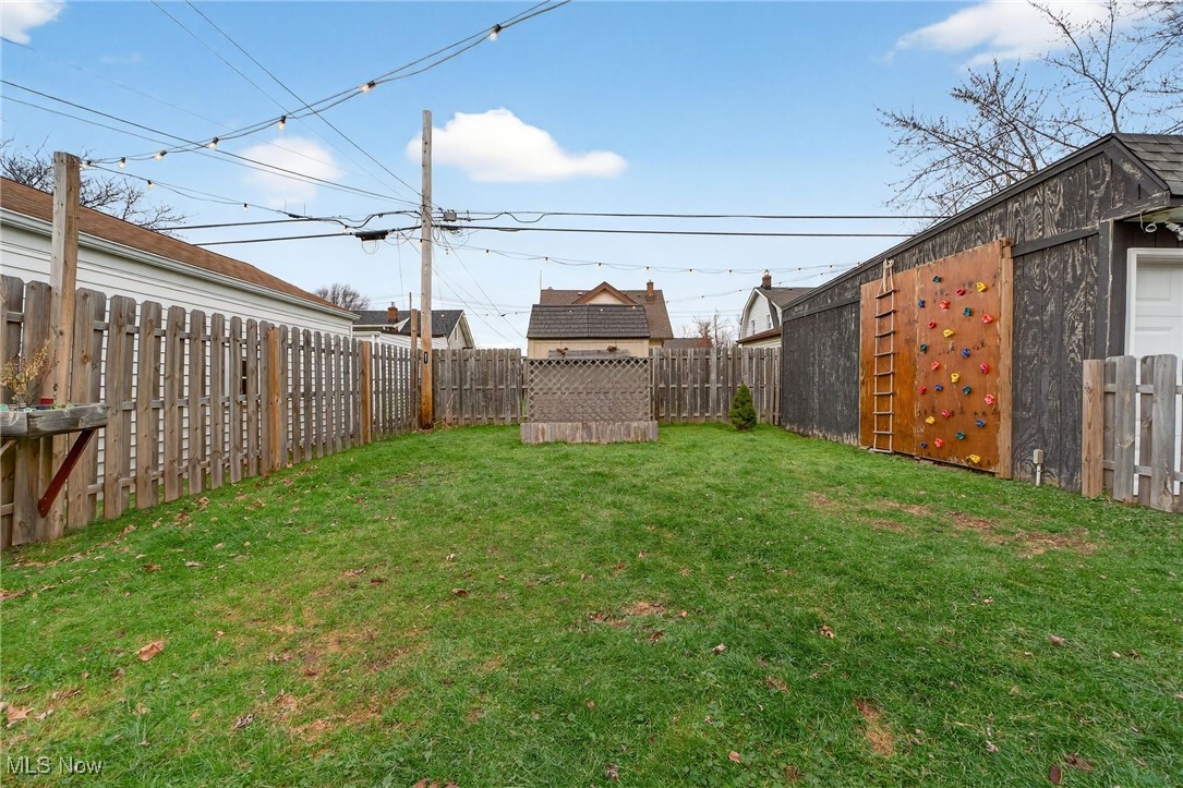 Walter H Tellings Oakmont - Residential