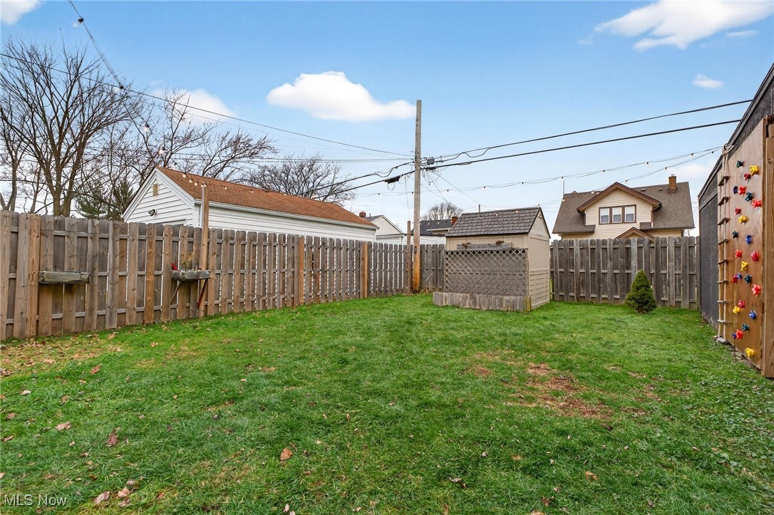 Walter H Tellings Oakmont - Residential