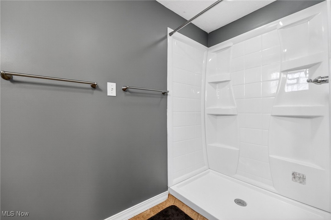 Walter H Tellings Oakmont - Residential