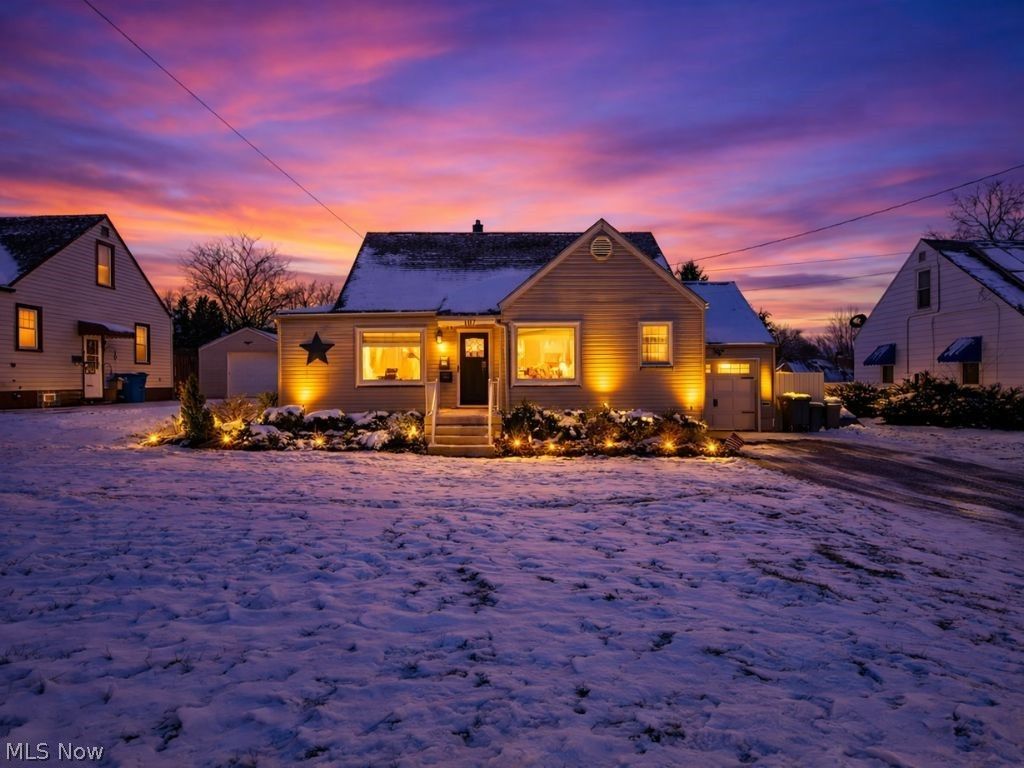 Photo of 107 Renee Drive, Struthers, OH 44471 (MLS # 5194566)