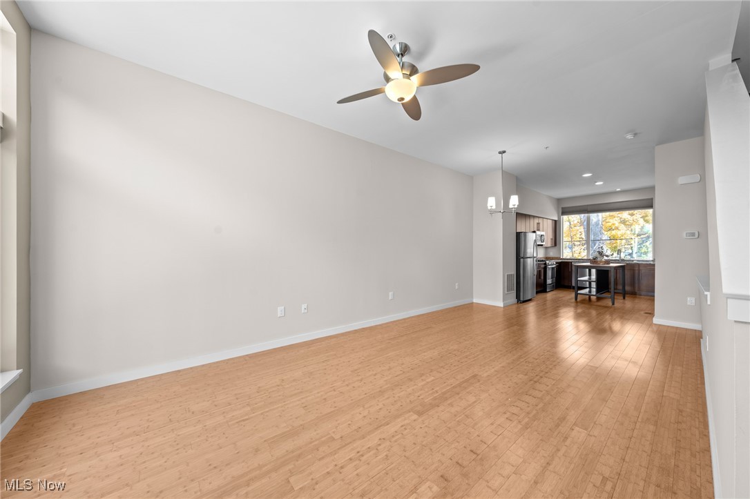 University Place Twnhms - Residential