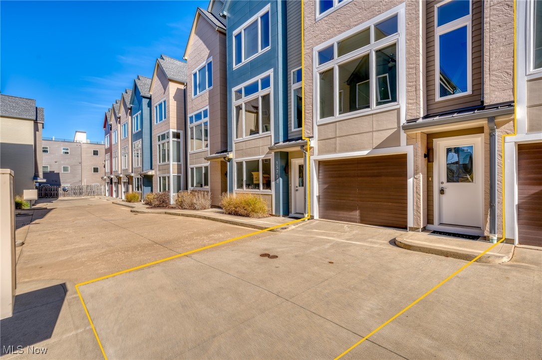 University Place Twnhms - Residential