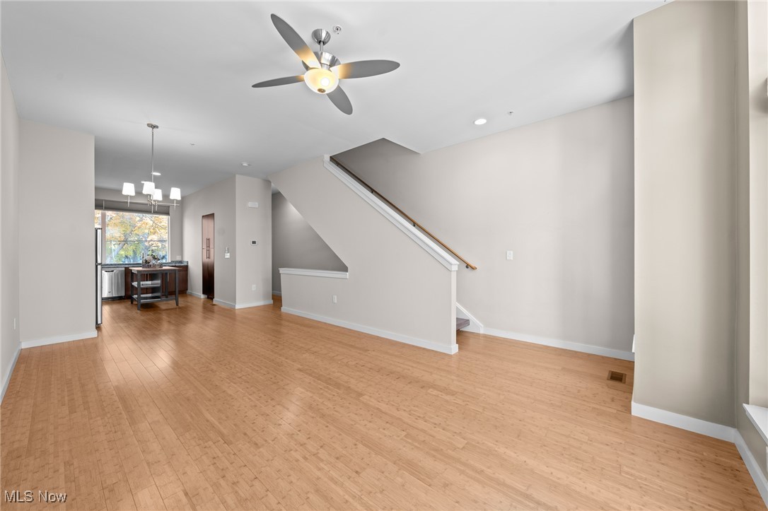 University Place Twnhms - Residential