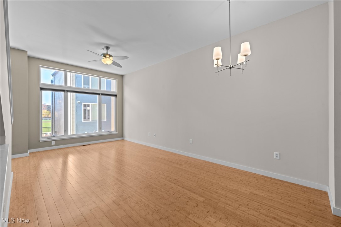 University Place Twnhms - Residential