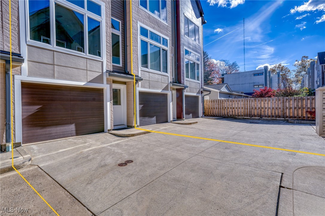 University Place Twnhms - Residential