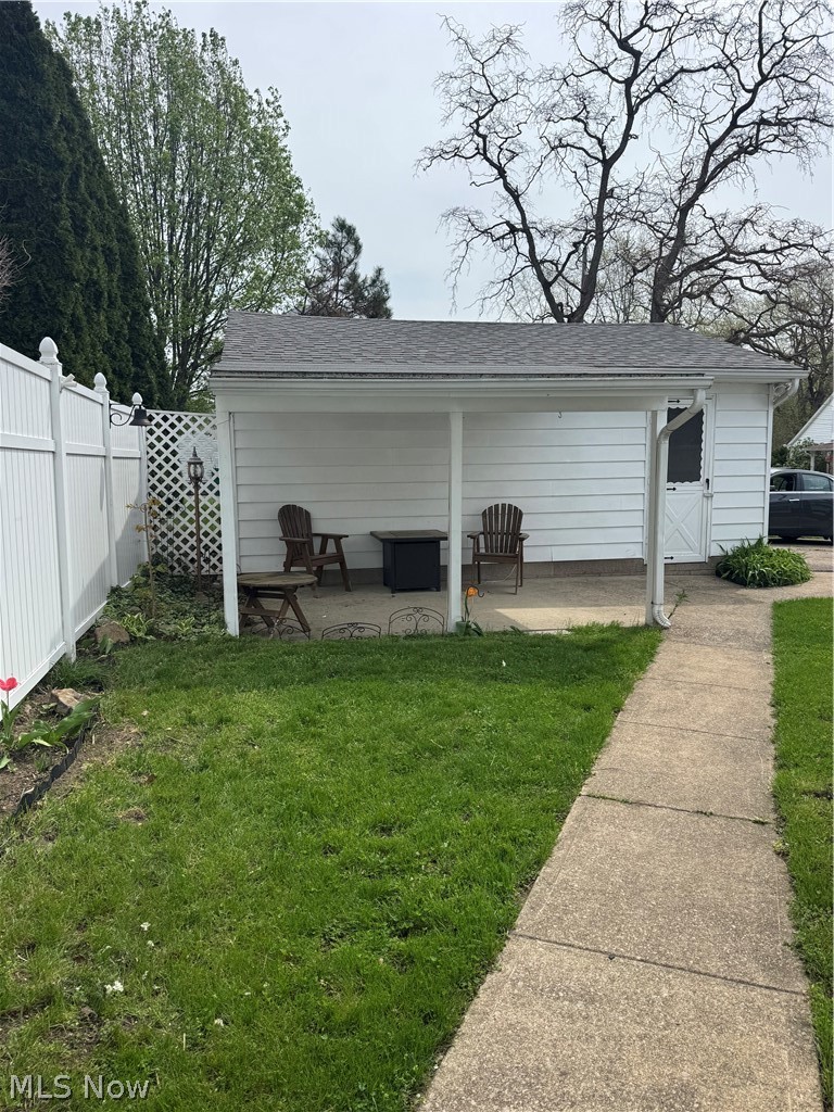 Pitcher - Residential