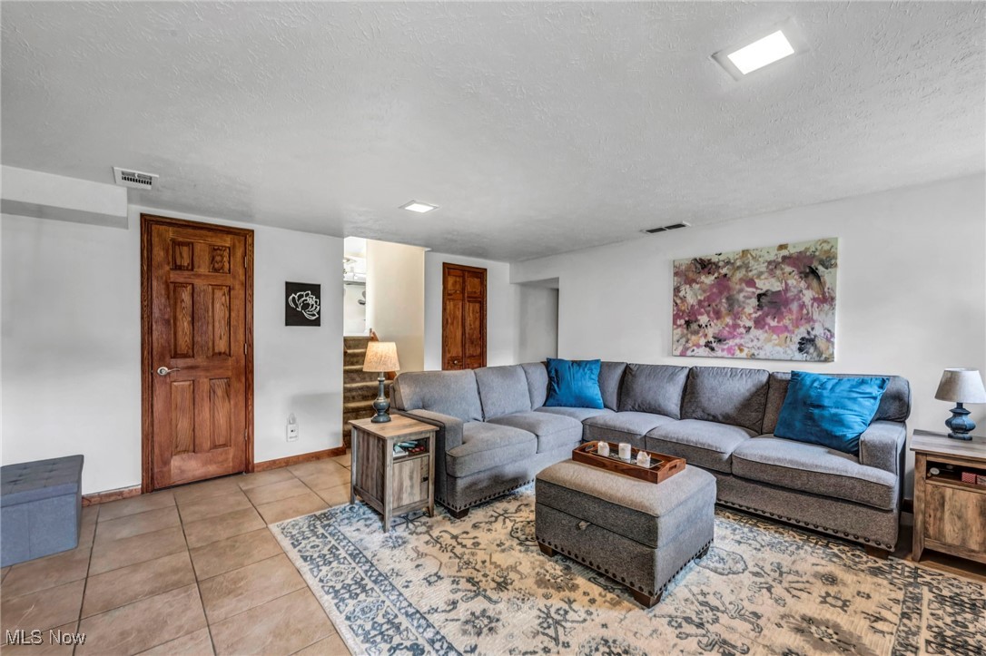7651 Ohio Street, Mentor, Ohio image 24