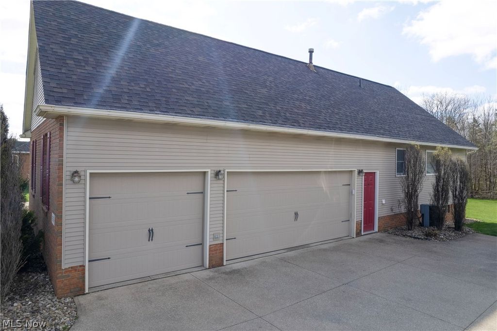 Photo of 876 Jennifer Trail, Tallmadge, OH 44278 (MLS # 5199457)