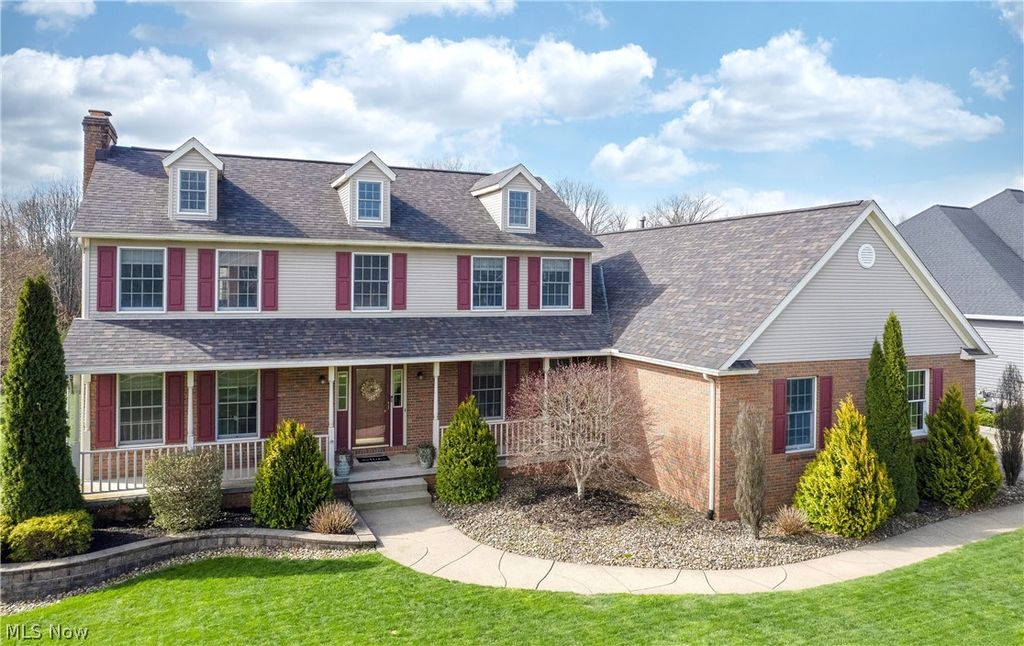 Photo of 876 Jennifer Trail, Tallmadge, OH 44278 (MLS # 5199457)