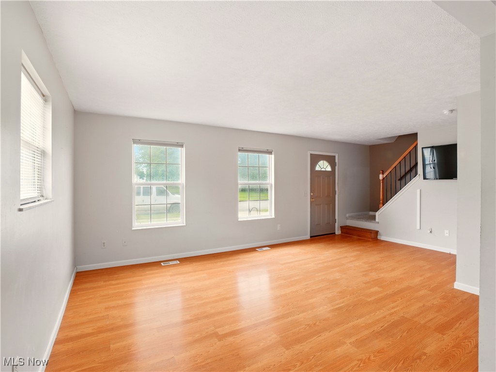 317 New 4th Street, Fairport Harbor, Ohio image 6