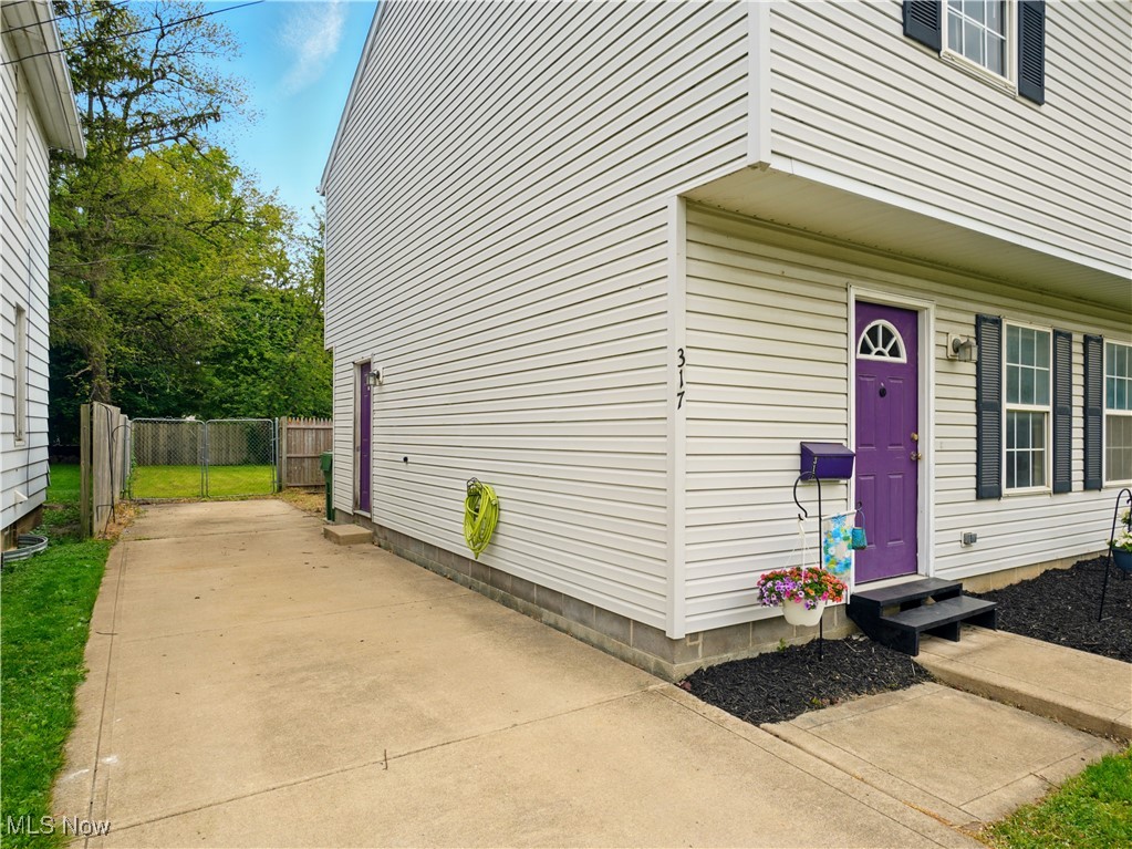 317 New 4th Street