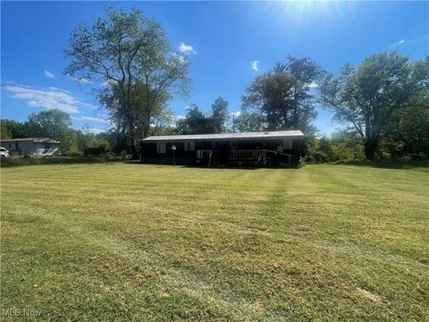Homes For Sale - 765 Hannaman Lane<br/> Elizabeth, WV 26143