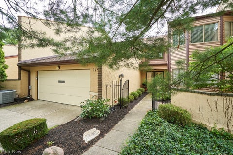 Condo For Sale - 1799 Brookwood Drive<br/> Summit County, Akron, OH 44313