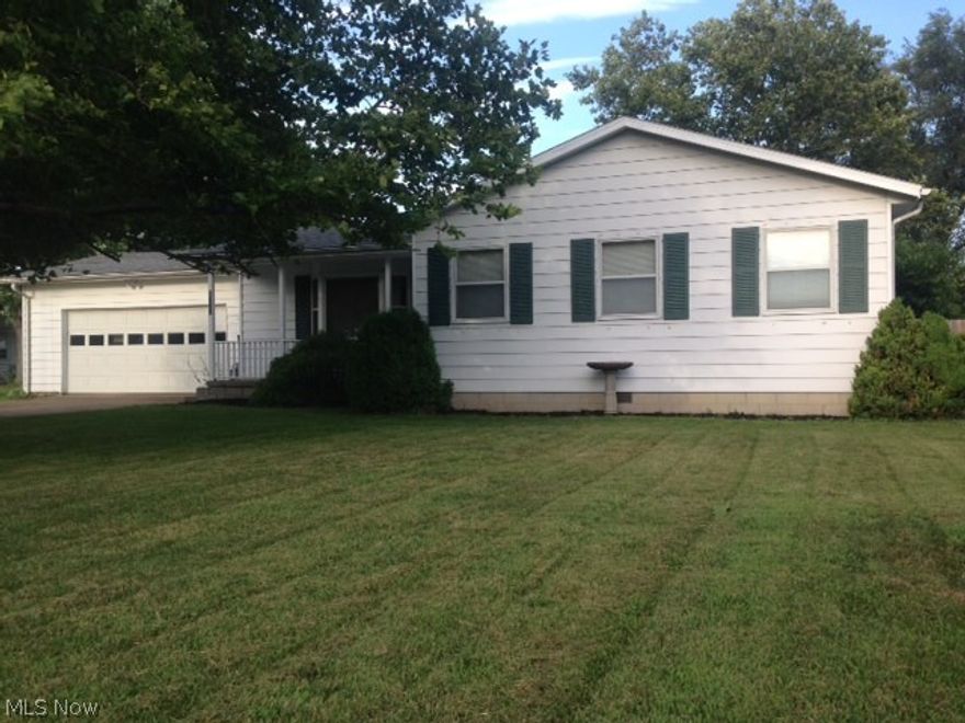 * MARGARETTA RANCH HOME * 3 BEDROOMS * 2 BATHS * OVER 1300 SQ FT * OVER 1/3 ACRE LOT * 2 CAR GARAGE * HARDWOOD FLOORS * FENCED YARD * GAS FURNACE * A/C 2013 * ANDERSON WINDOWS