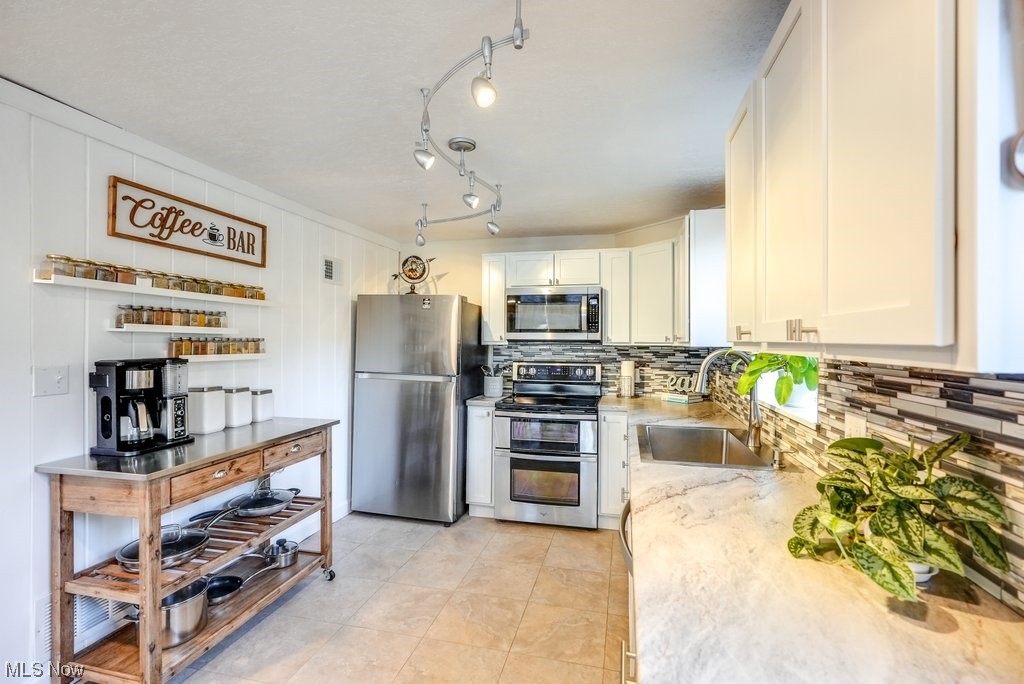 Willowdale Lake - Residential