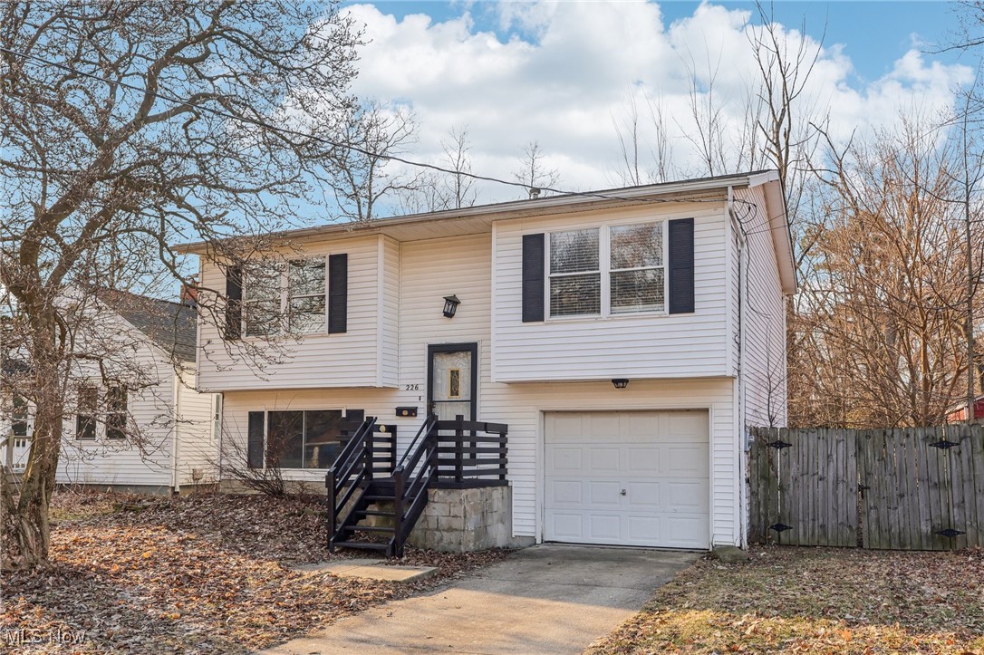 226 W Union Street, Medina, Ohio image 1