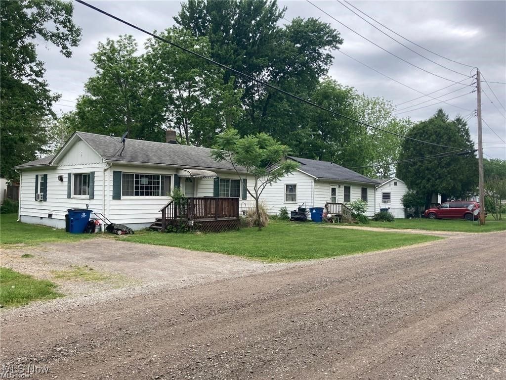 Photo of 35783 Lake Shore Boulevard, Eastlake, OH 44095 (MLS # 5178462)