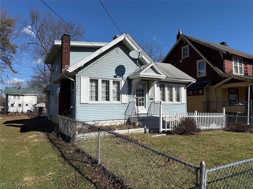 This is an ONLINE ONLY foreclosure sale. There are NO SHOWINGS. Deposit due by wire transfer within 48 upon conclusion . Cash deal; funding must take place within 30 days of confirmation of sale. 5% Buyer’s Premium shall apply. Subject to postponement and cancellation. Full terms and conditions at online registration.