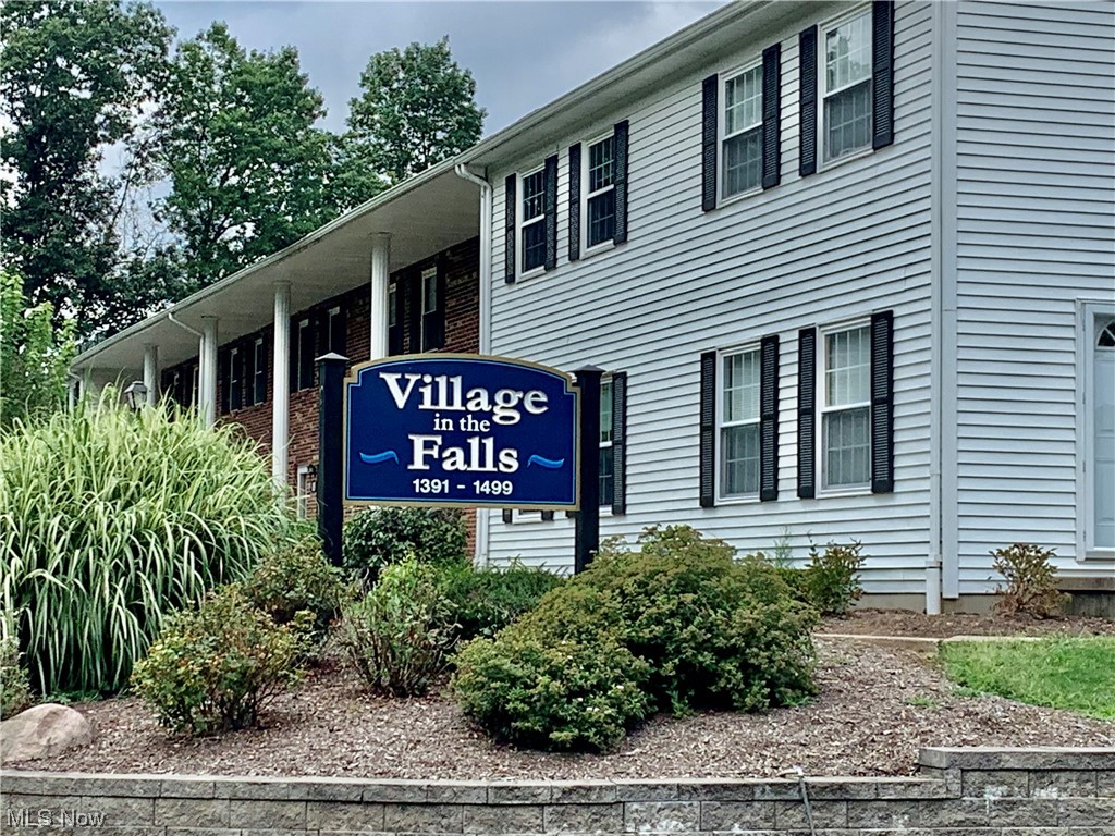 Village In Falls Condo - Residential