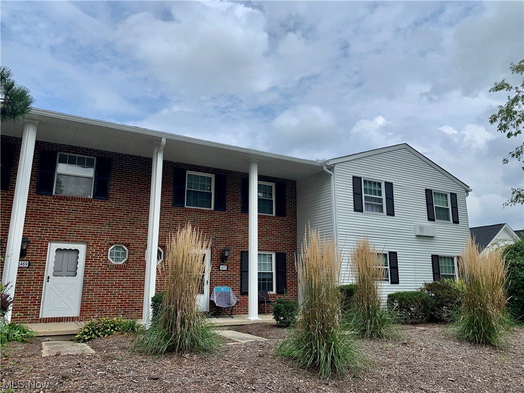 Village In Falls Condo - Residential