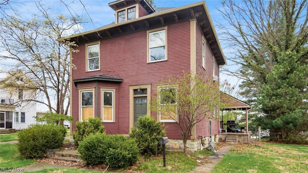 Photo of 339 Taylor St, Zanesville, OH 43701 (MLS # 5202313)