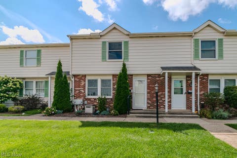 Condo For Sale - 7427 Noble Court<br/> Mentor, OH 44060