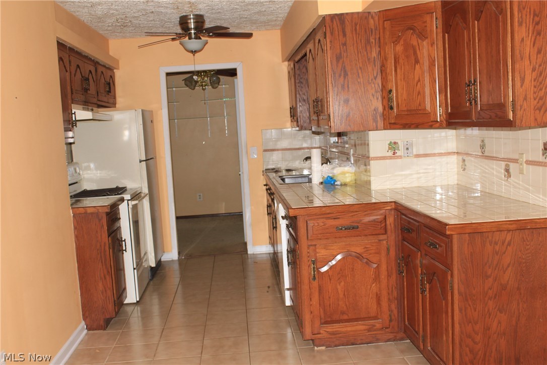 Mentor Garden Fwy Estate 01 - Residential