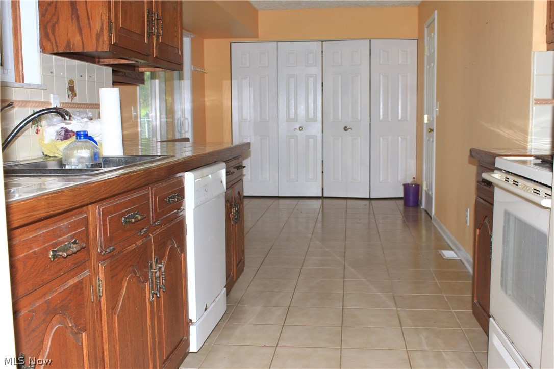 Mentor Garden Fwy Estate 01 - Residential