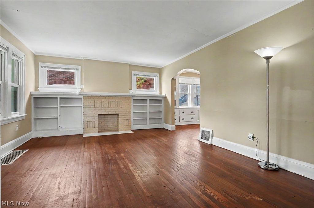 Photo of 2782 Oakwood Drive, Cuyahoga Falls, OH 44221 (MLS # 5201745)