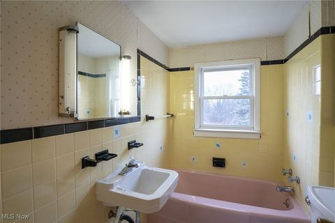 Tiny photo for 970 S Chillicothe Road, Aurora, OH 44202 (MLS # 5178093)