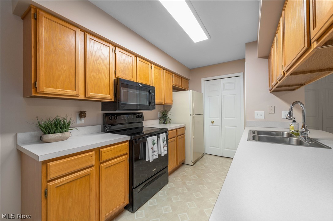 Lenox Square Condo Ph 03 - Residential