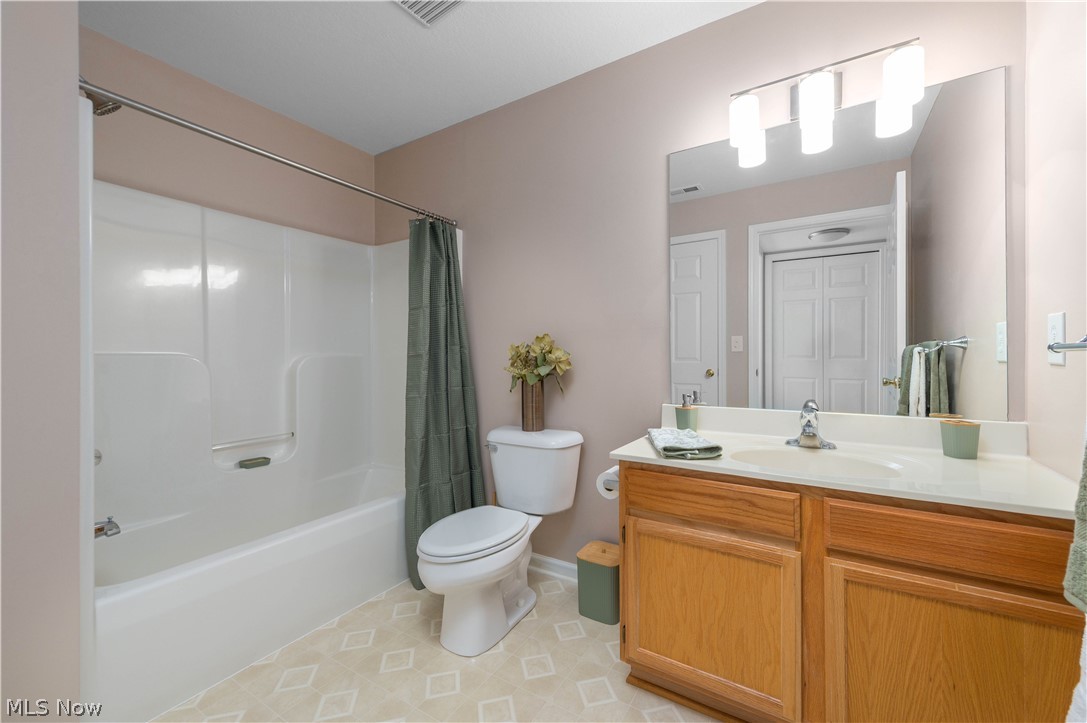 Lenox Square Condo Ph 03 - Residential