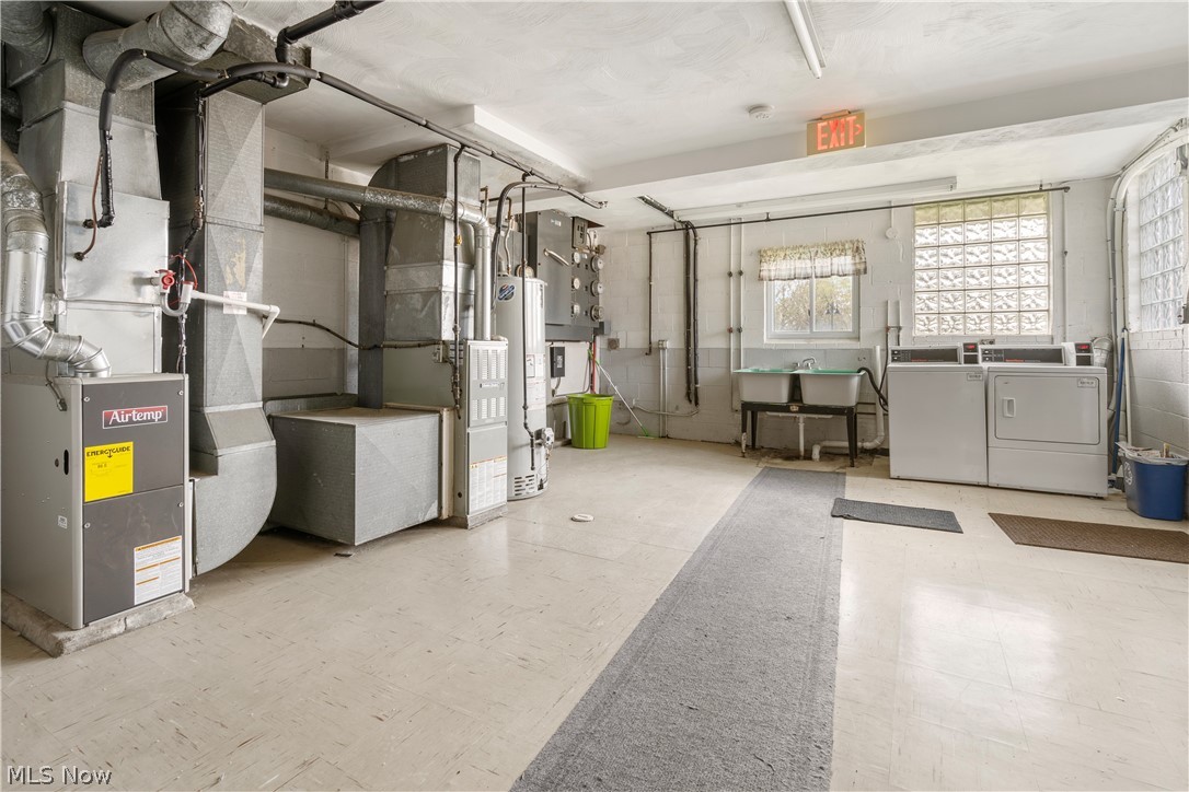 Country Club Condo - Residential