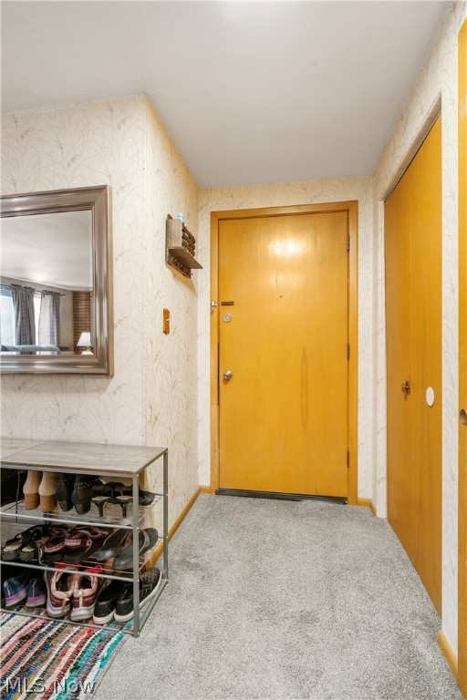 Country Club Condo - Residential