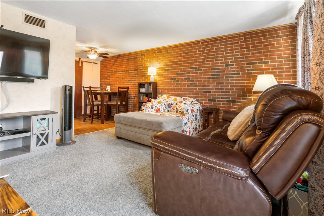 Country Club Condo - Residential