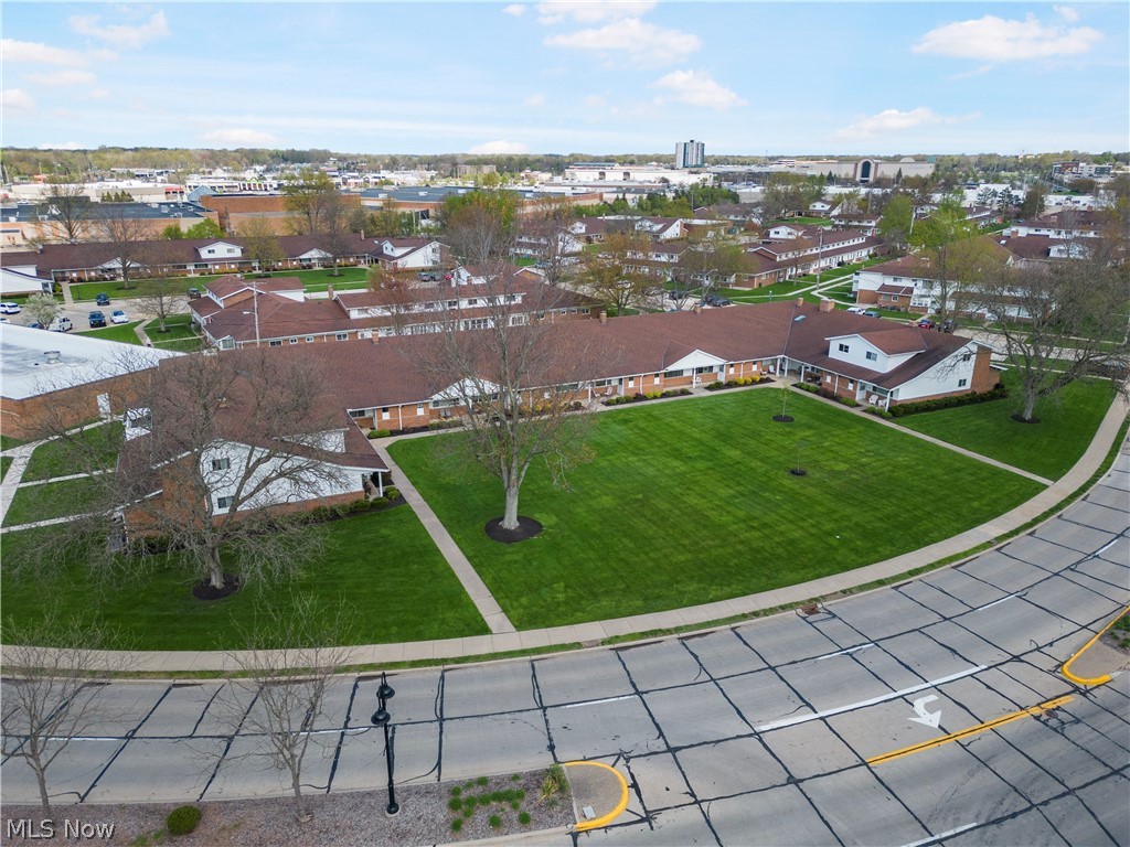 Country Club Condo - Residential