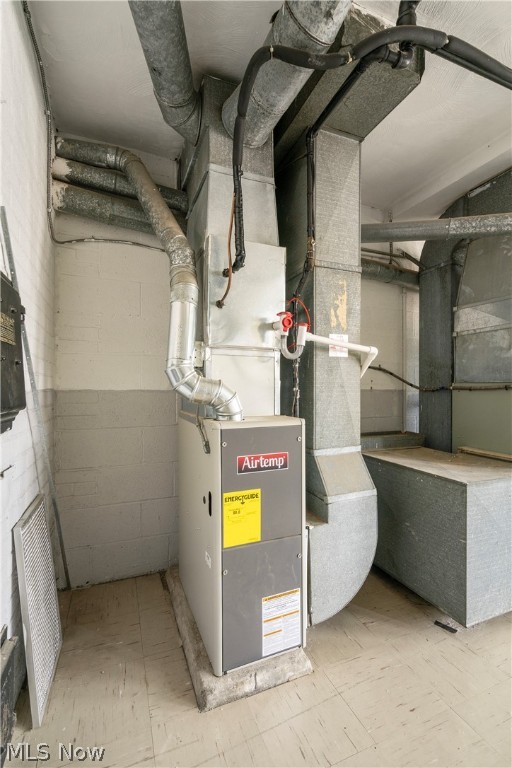 Country Club Condo - Residential