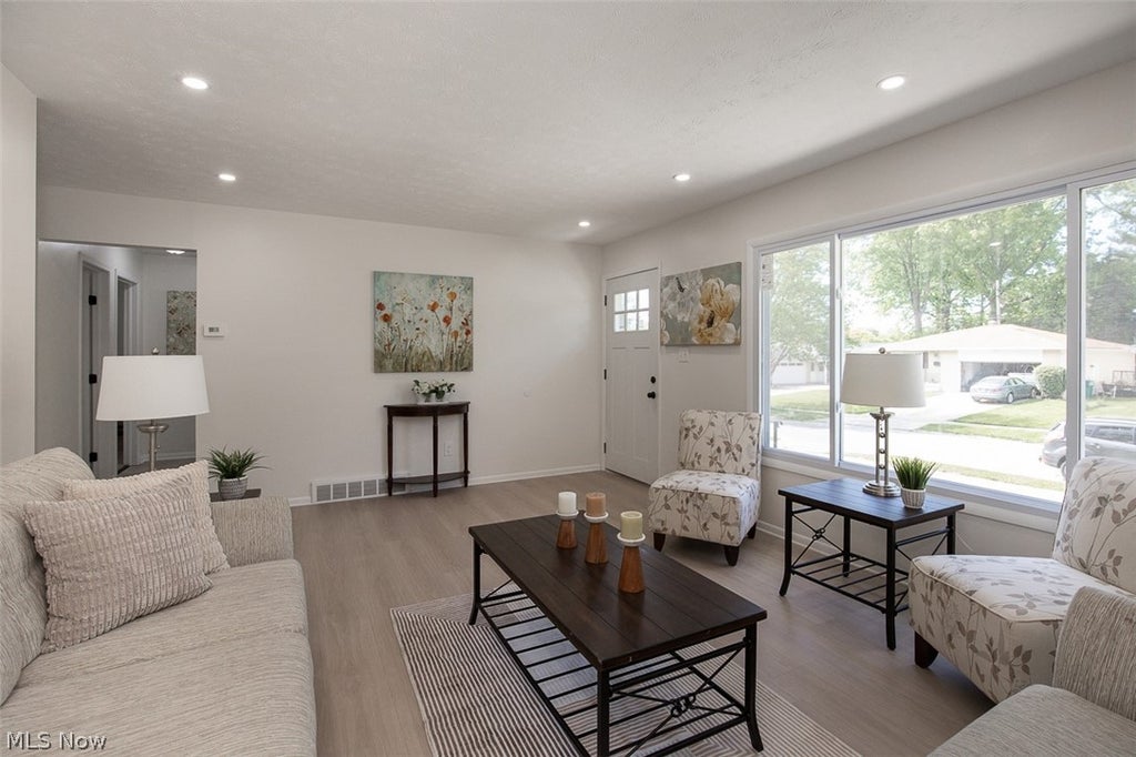 Photo of 14936 Janice Drive, Maple Heights, OH 44137 (MLS # 5215363)