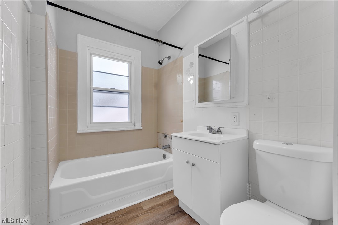 A C Spears 03 - Residential Lease