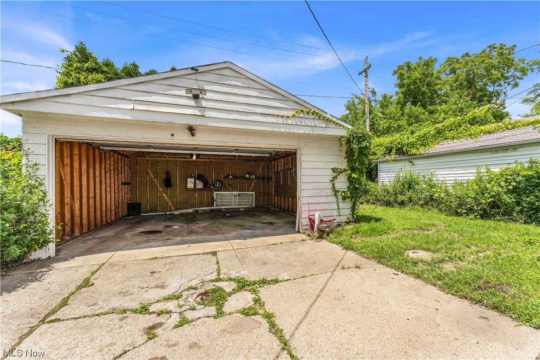 A C Spears 03 - Residential Lease