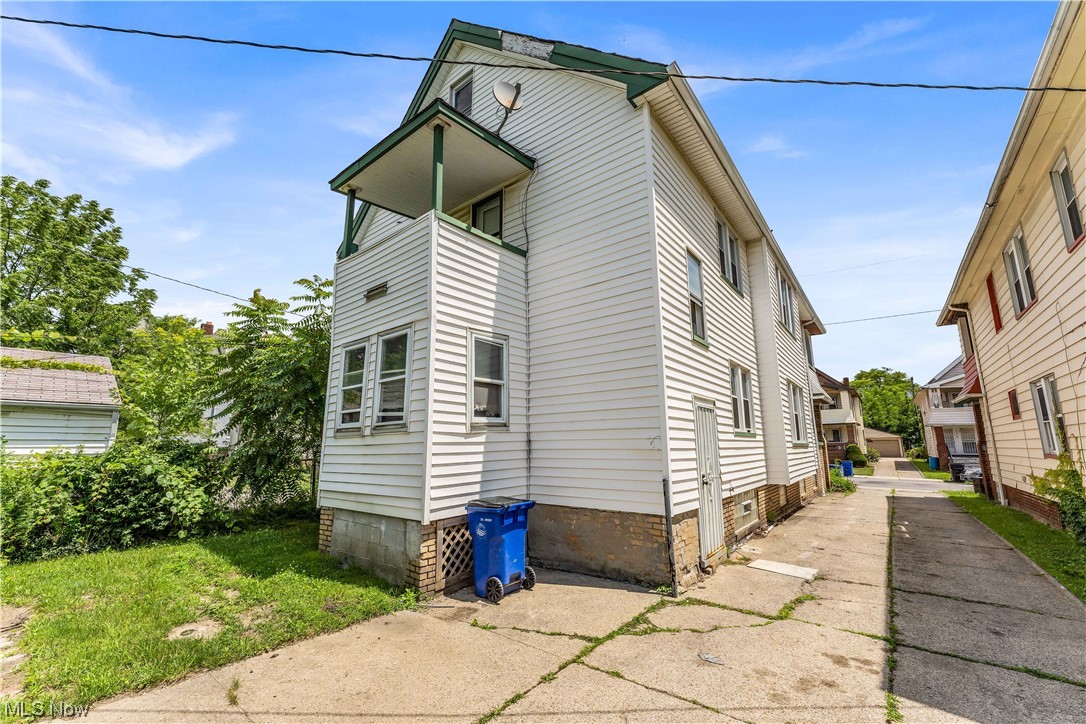 A C Spears 03 - Residential Lease