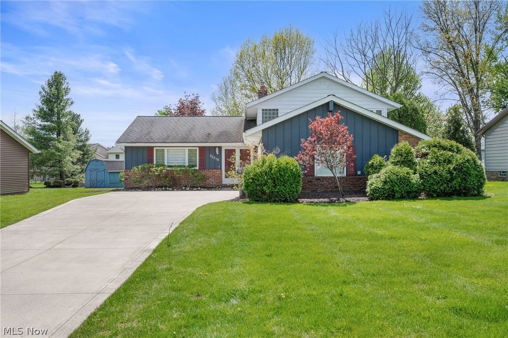 Photo of 33276 Tallyho Drive, Solon, OH 44139 (MLS # 5204303)