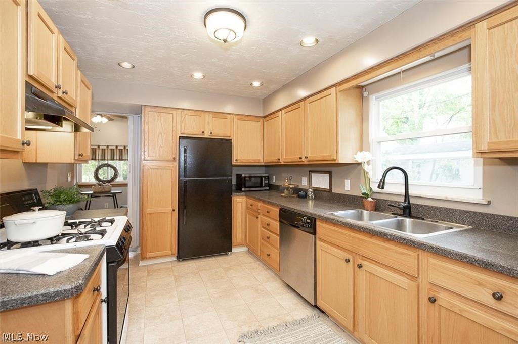 4344 W 227th Street