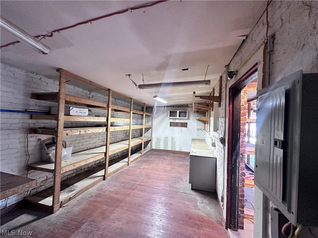 Thomas Browns Add - Residential