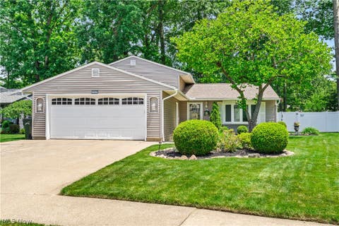 Homes For Sale - 755 Bedford Avenue<br/> Elyria, OH 44035