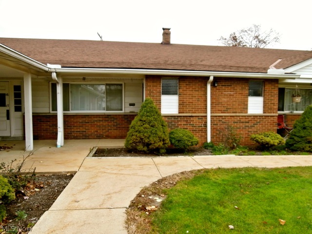 Country Club Condo - Residential