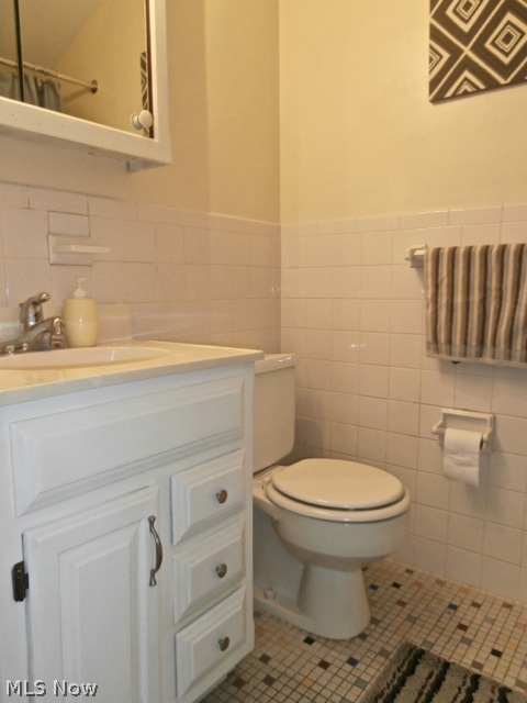 Country Club Condo - Residential