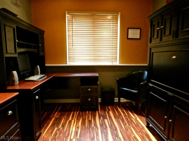 Country Club Condo - Residential