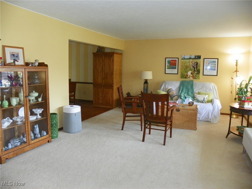 3991 Sanford Drive, Parma, Ohio image 2
